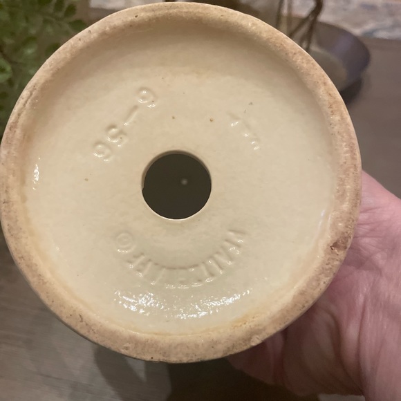 Vintage Pfaltzgraff Village large handled spice cheese shaker, 4 holes muffineer - Picture 5 of 5